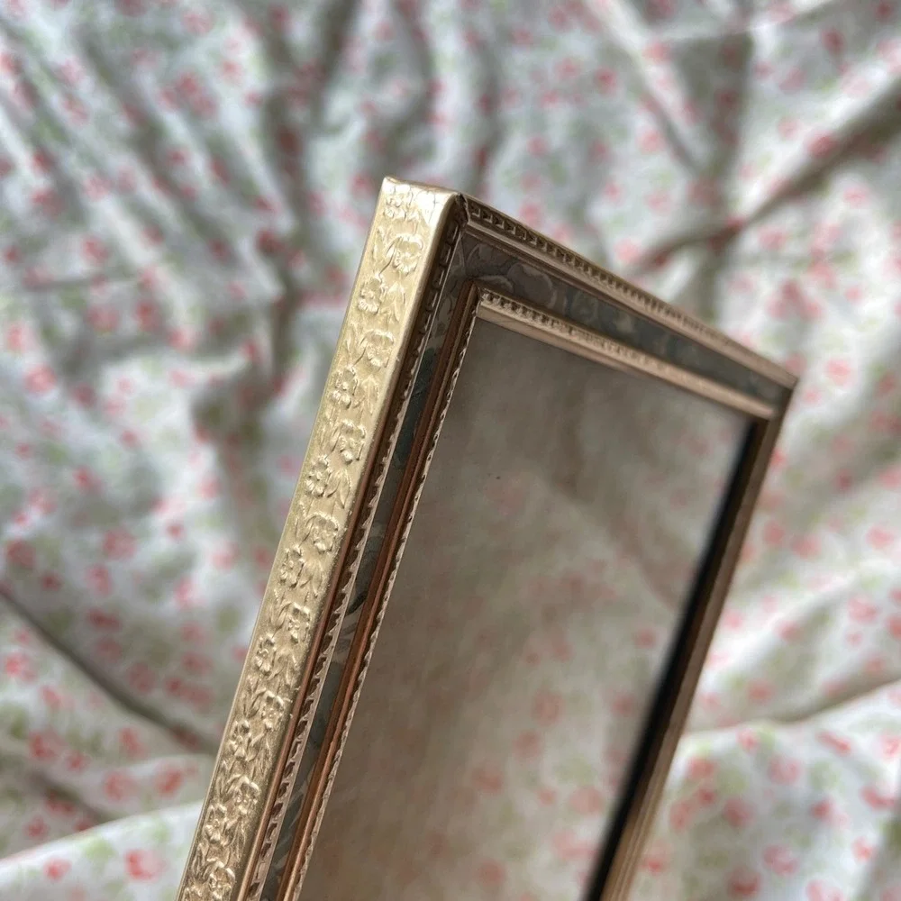 Vtg gold art nouveau regency 4x6 Picture Frame Ornate Etched filigree scroll